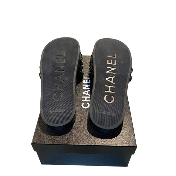 Chanel slip on flat chain sandals - Picture 6 of 8
